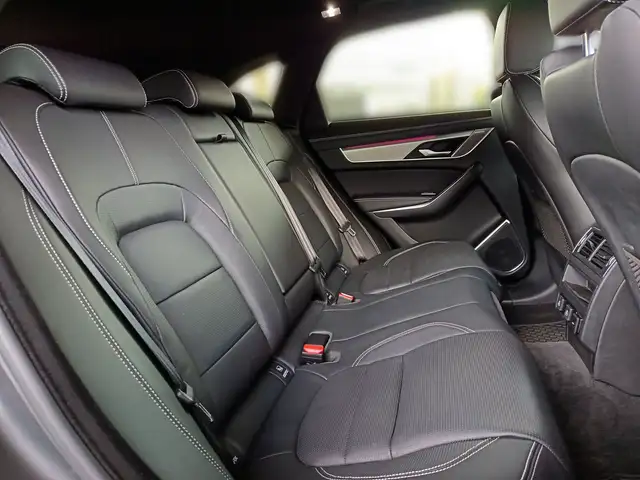 Jaguar F-Pace R-DYNM SE 2.0 204HP A8 MHEV Ansicht 22