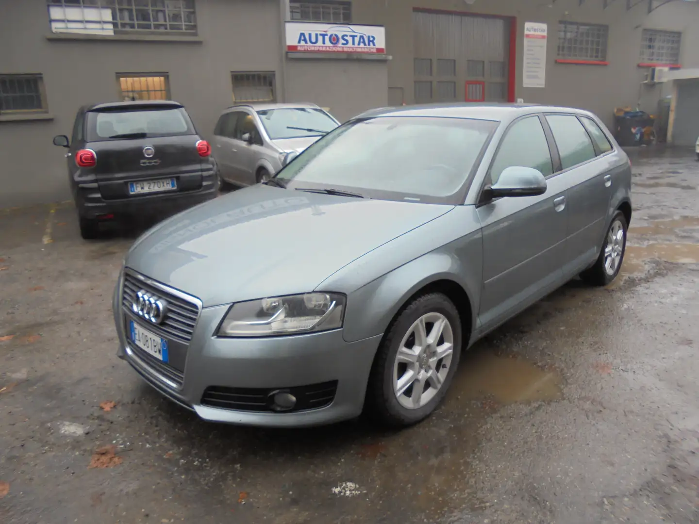 Audi A3 Sportback 1.8 tfsi Ambiente quattro Grau - 1