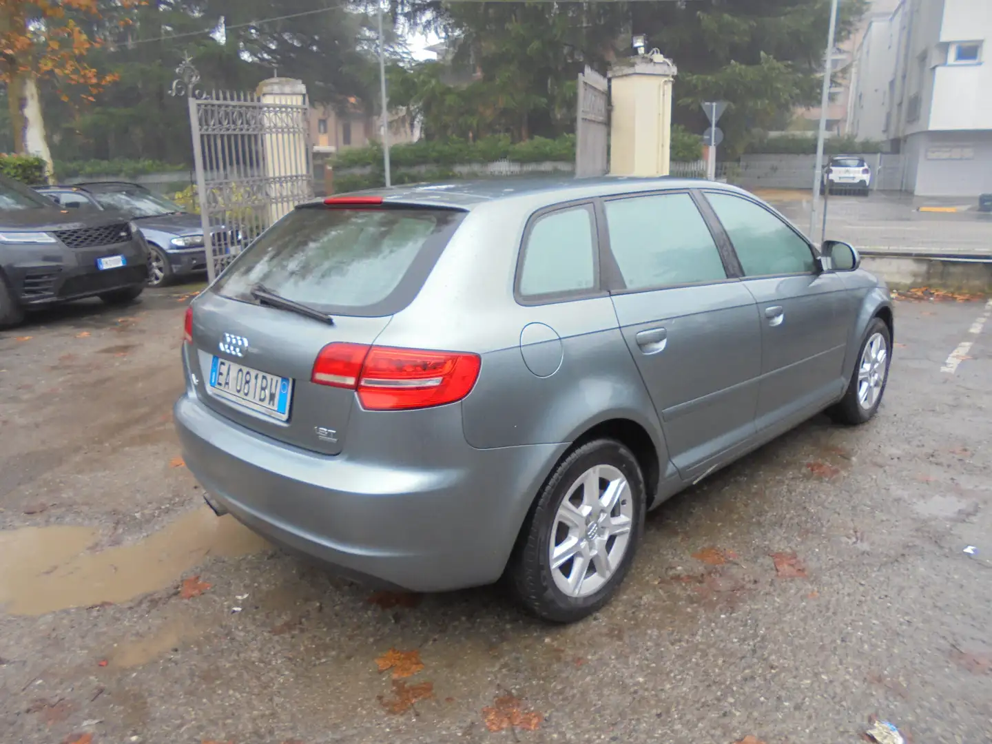 Audi A3 Sportback 1.8 tfsi Ambiente quattro Grau - 2