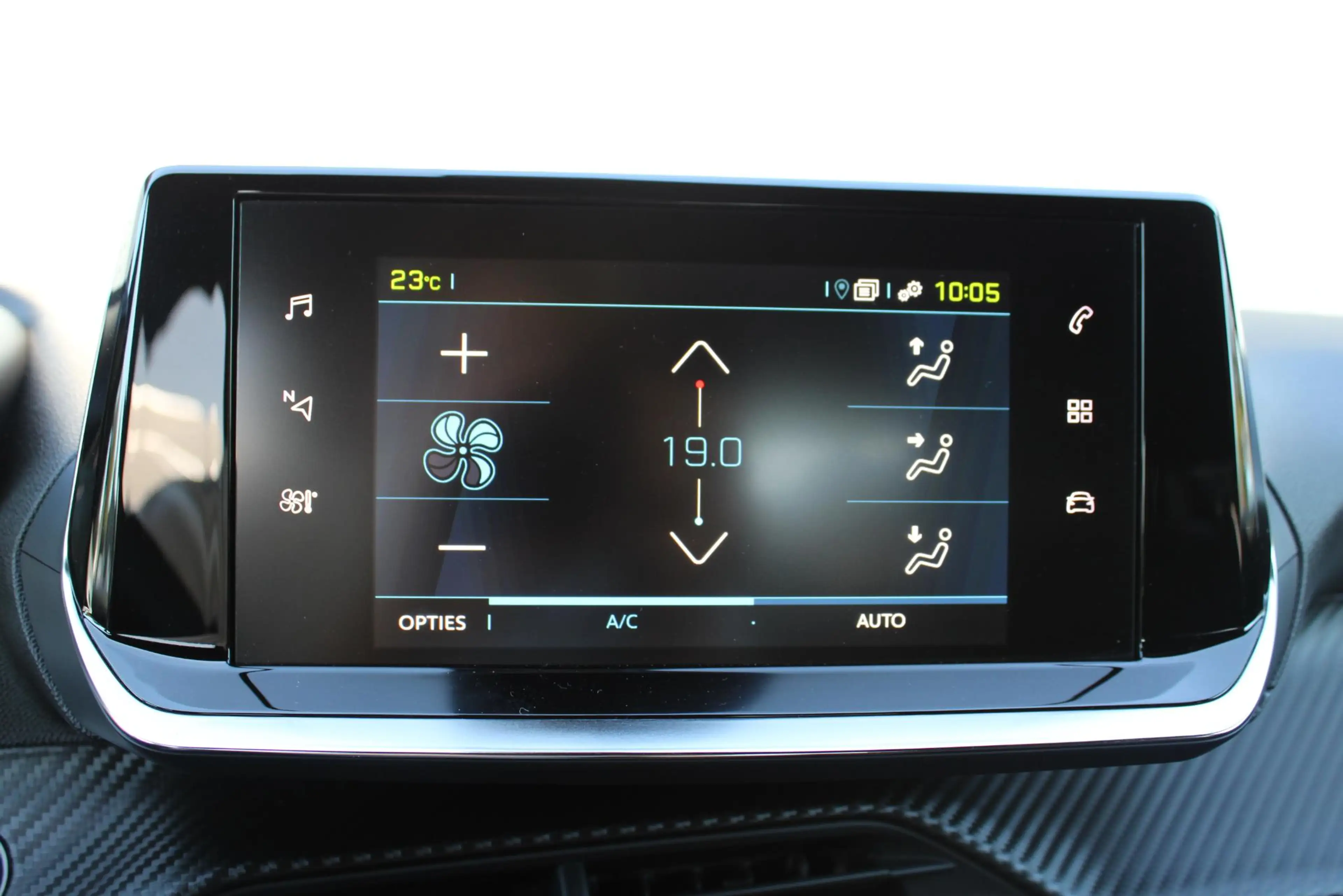 Peugeot e-2008 EV Style 50 kWh SOH 97,3 % | Cruise Control | Appl — photo 15
