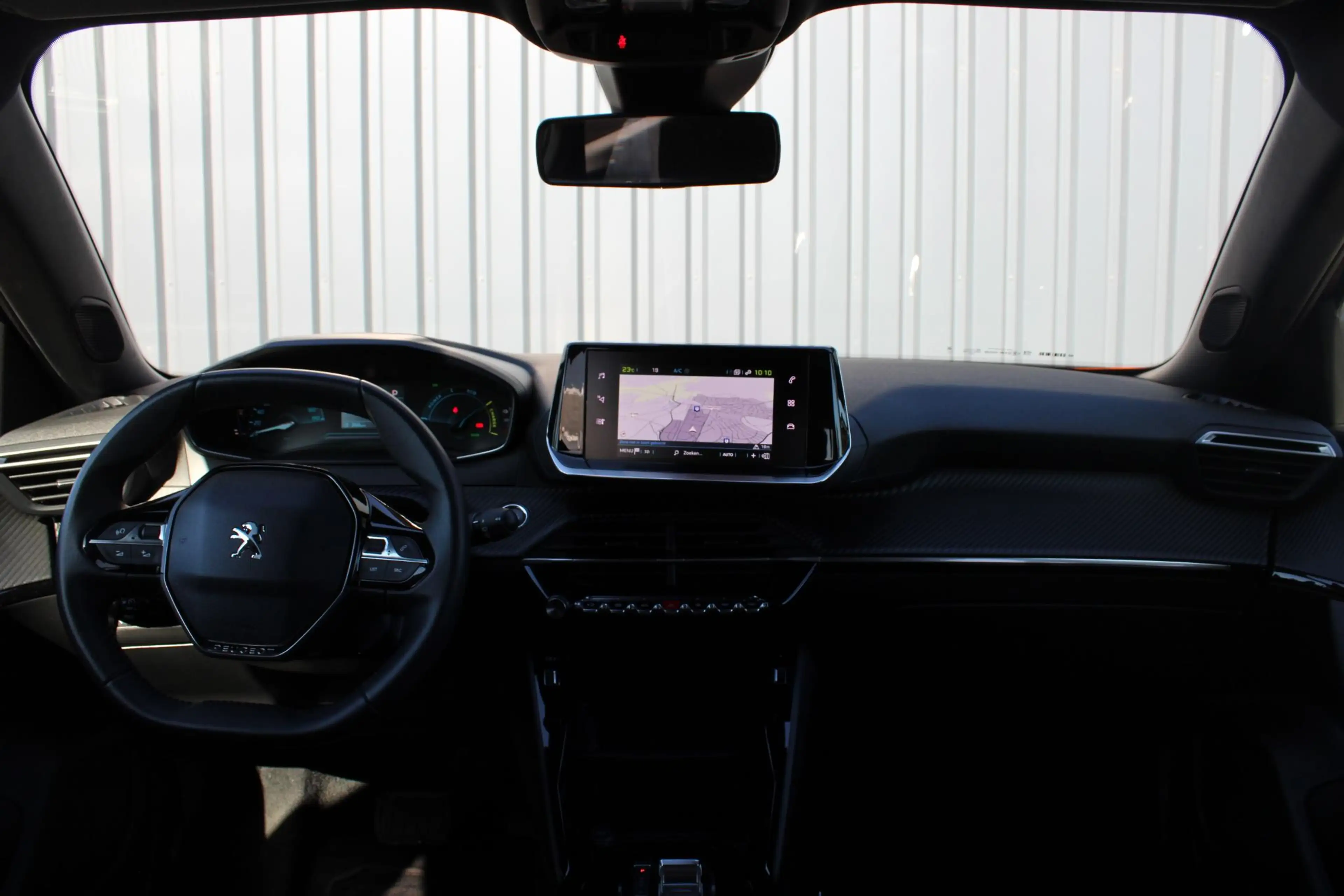 Peugeot e-2008 EV Style 50 kWh SOH 97,3 % | Cruise Control | Appl — photo 10