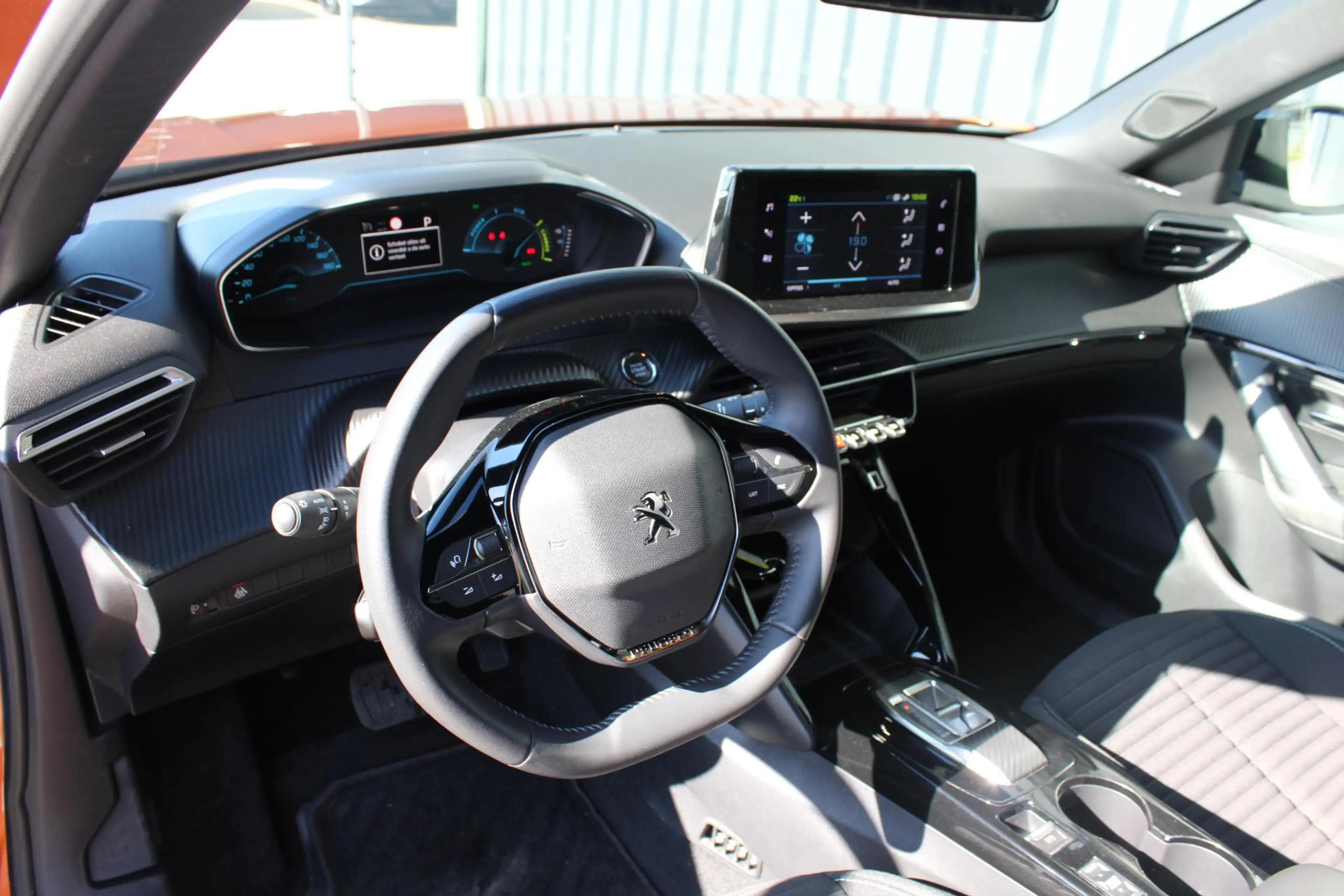 Peugeot e-2008 EV Style 50 kWh SOH 97,3 % | Cruise Control | Appl — photo 9