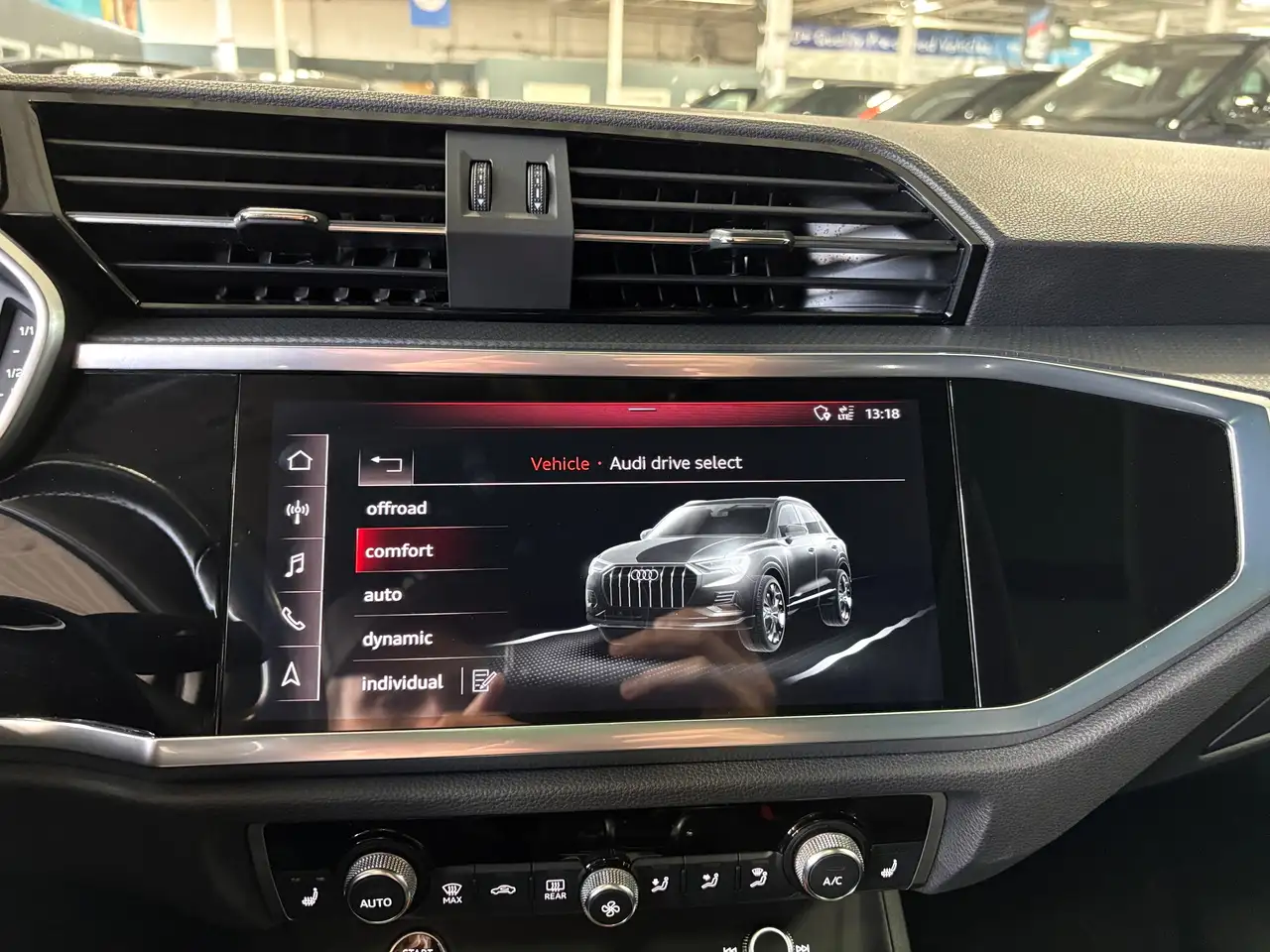 Audi Q3 снимка Audi Q3