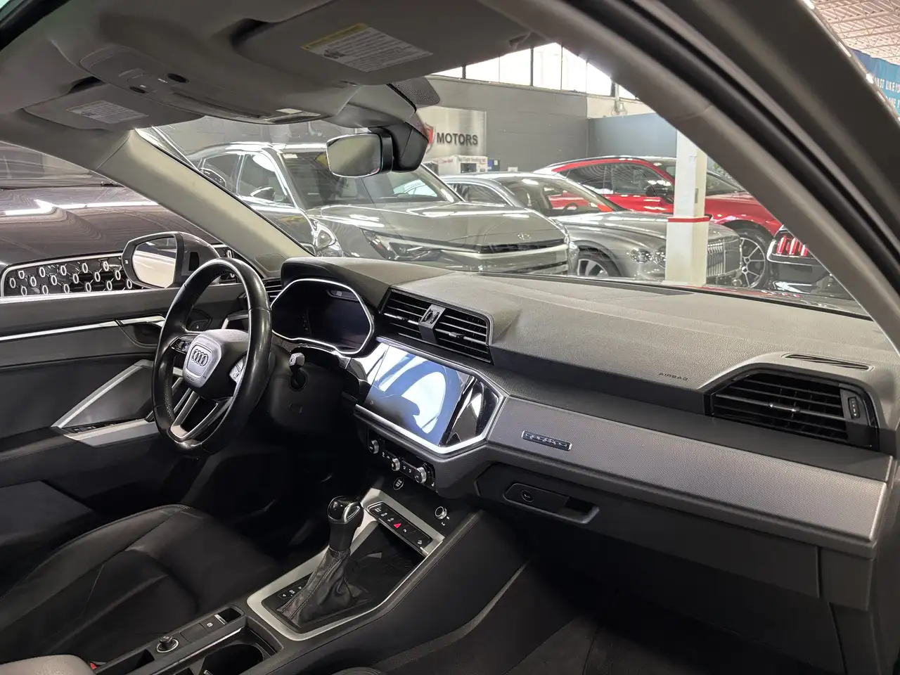 Audi Q3 снимка Audi Q3