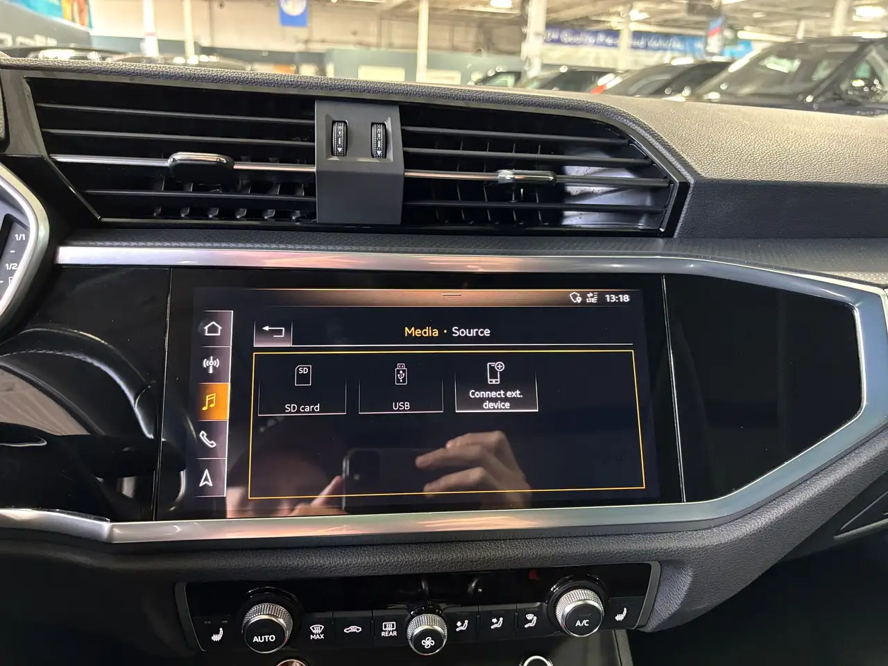 Audi Q3 снимка Audi Q3