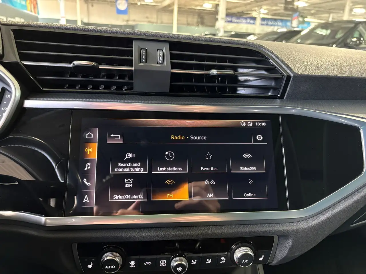 Audi Q3 снимка Audi Q3