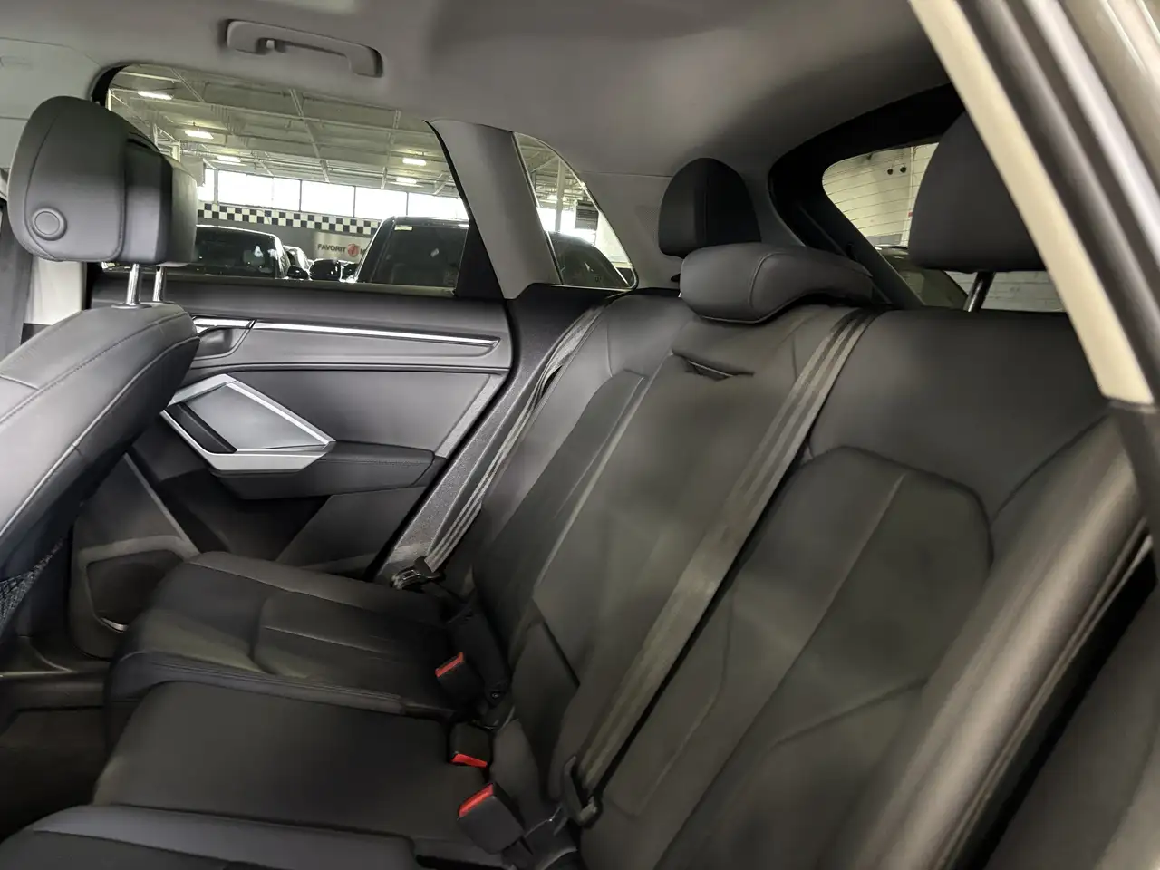 Audi Q3 снимка Audi Q3