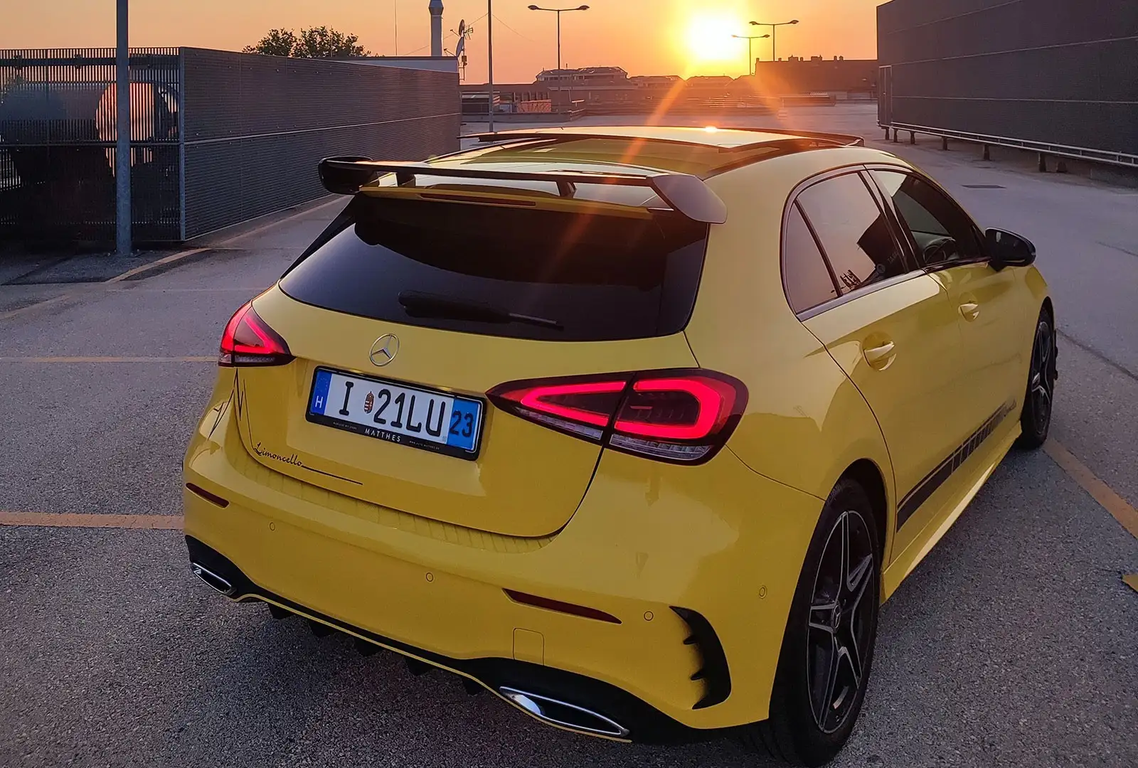 Mercedes-Benz A 200 d 8G-DCT AMG Line-Led- Pano- Aero-Pakett Gelb - 2