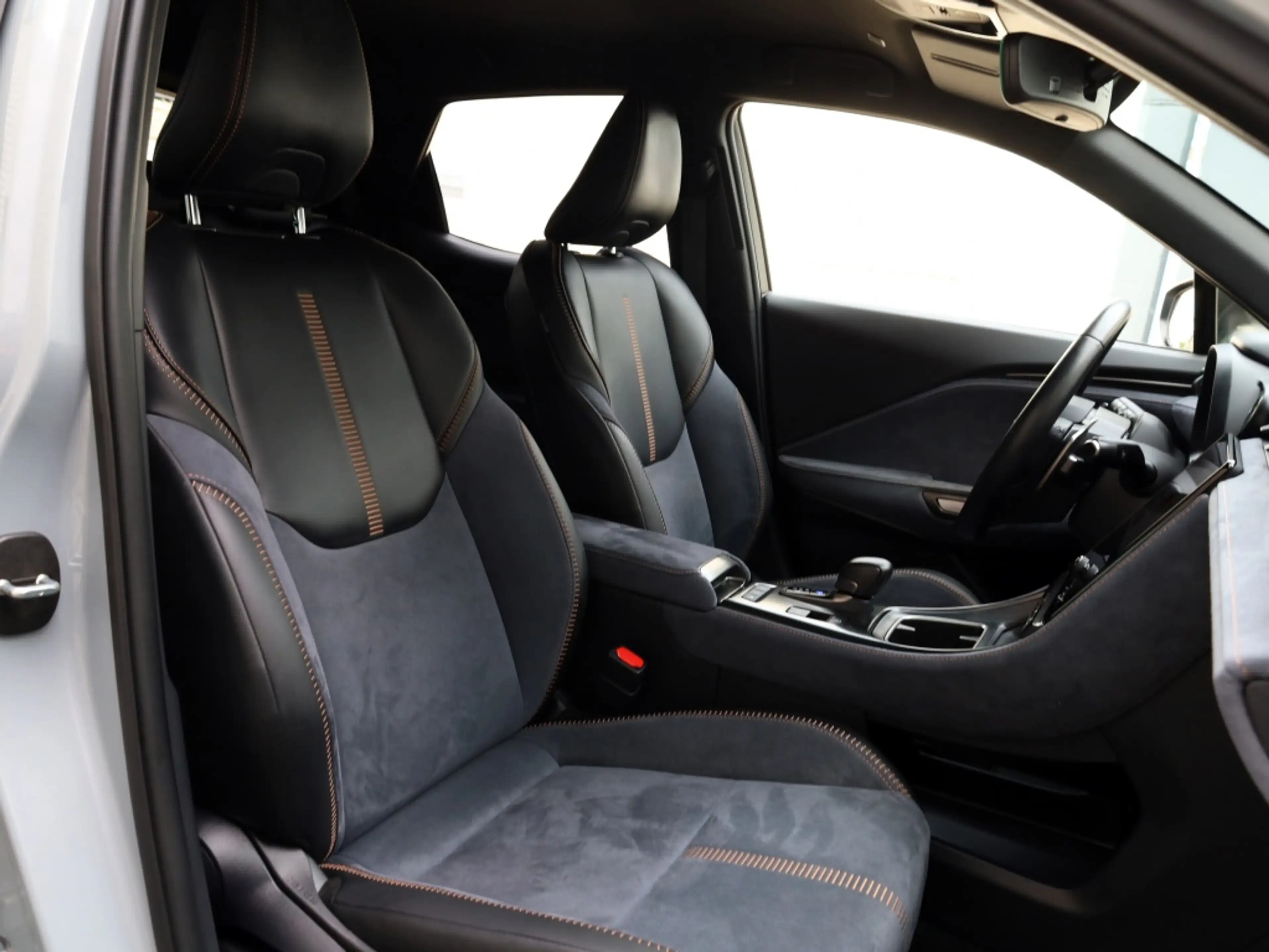 Lexus LBX 1.5 Cool 2WD | Carplay | Memory Seat | Leder/Suede — photo 12