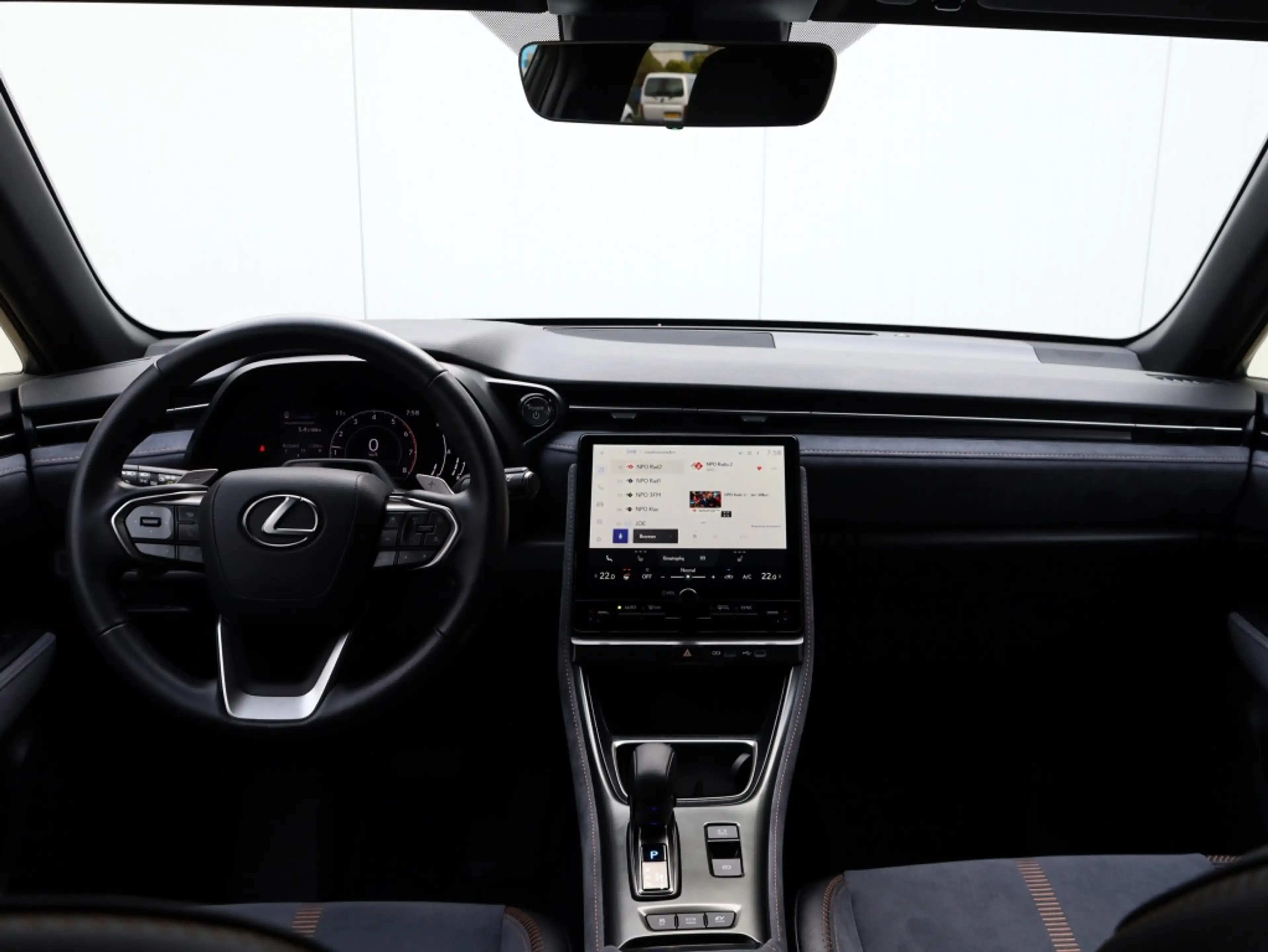 Lexus LBX 1.5 Cool 2WD | Carplay | Memory Seat | Leder/Suede — photo 15