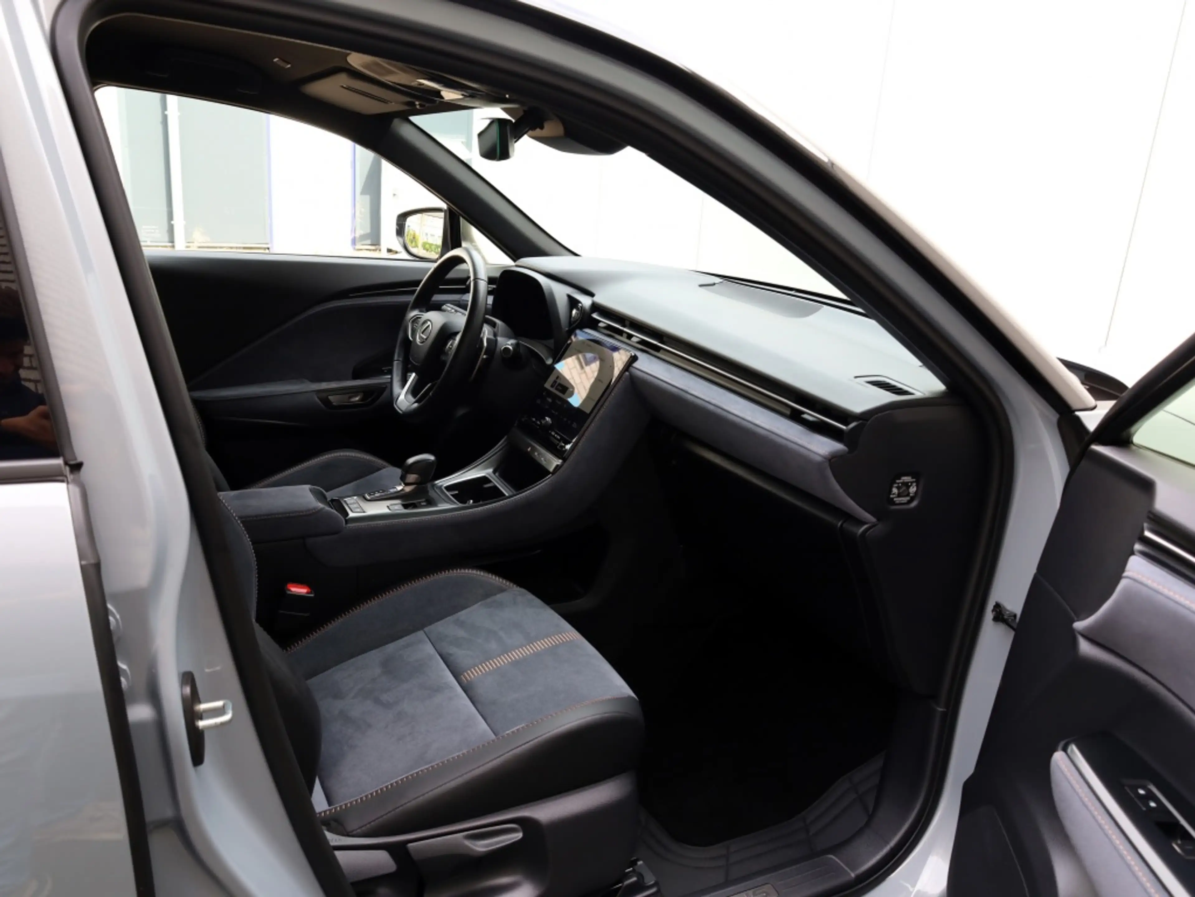 Lexus LBX 1.5 Cool 2WD | Carplay | Memory Seat | Leder/Suede — photo 11