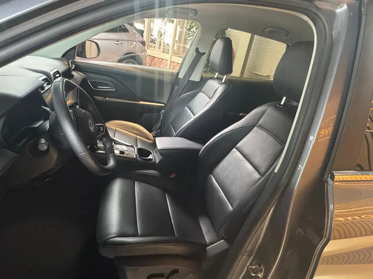 MG ZS MG Hybrid+ 1.5 Hybrid+ Luxury Leder interier Navia 11