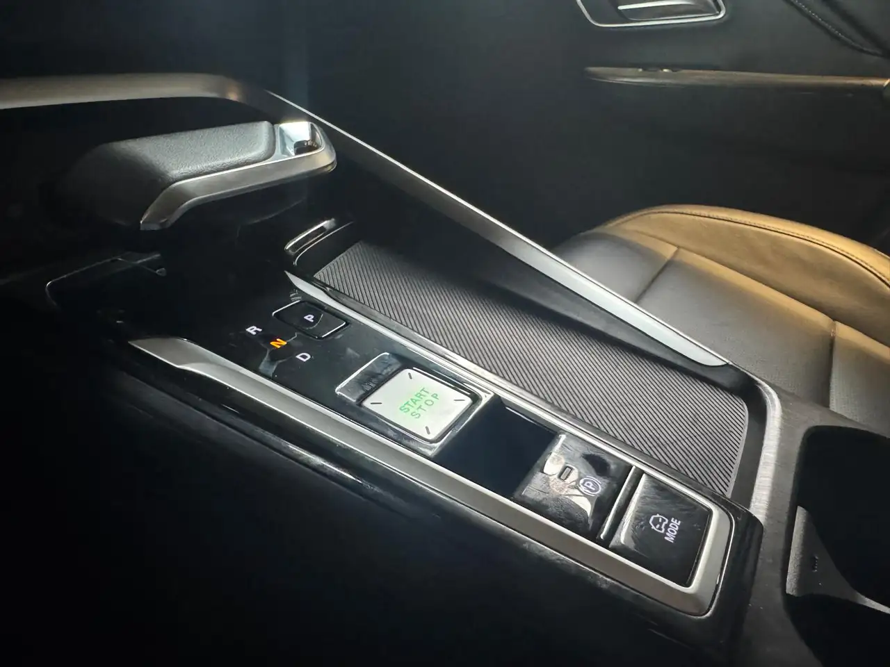 MG ZS MG Hybrid+ 1.5 Hybrid+ Luxury Leder interier Navia 8