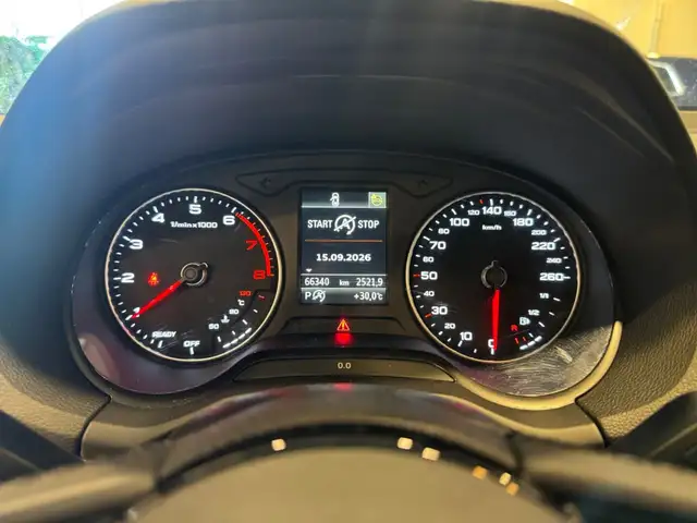 Audi Q2 view 12