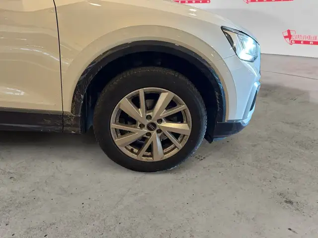 Audi Q2 view 7