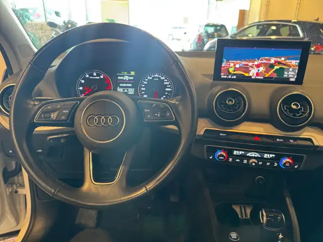 Audi Q2 view 13