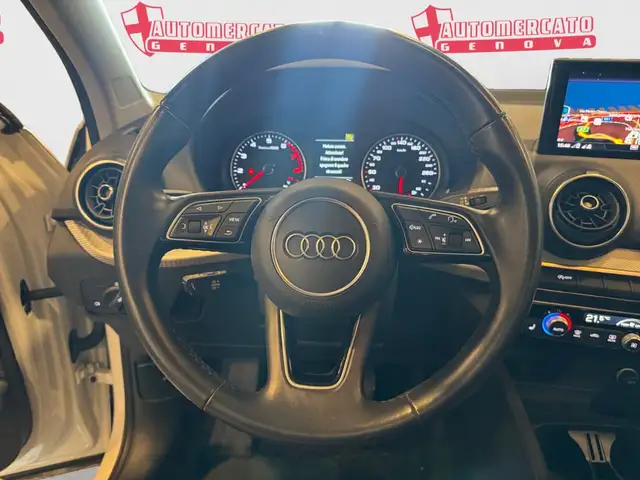 Audi Q2 view 11