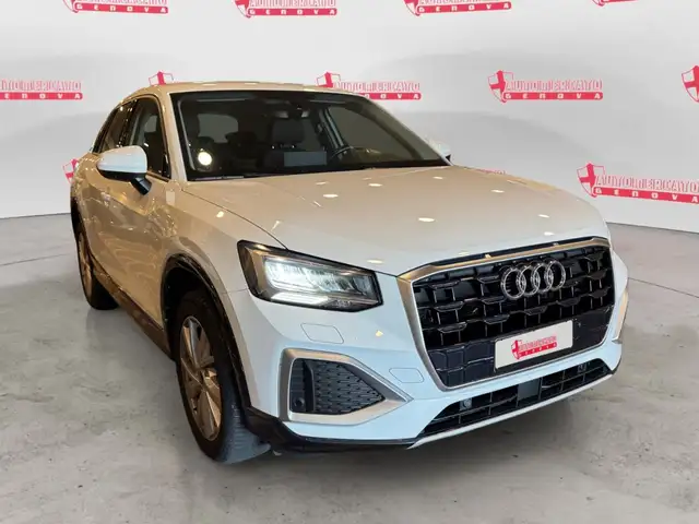 Audi Q2 view 5