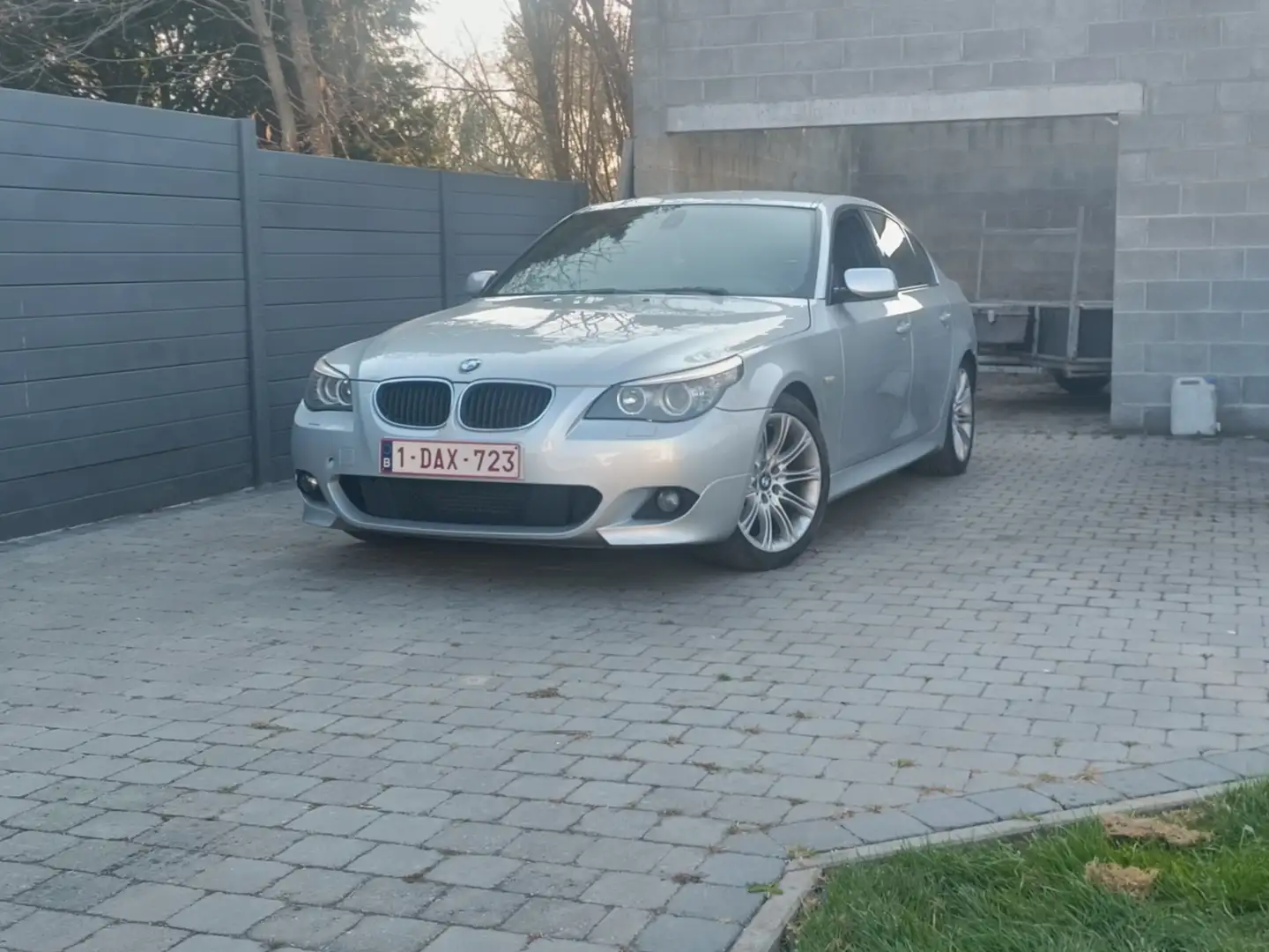 BMW 520 520 d Pack M sans CT Argent - 1