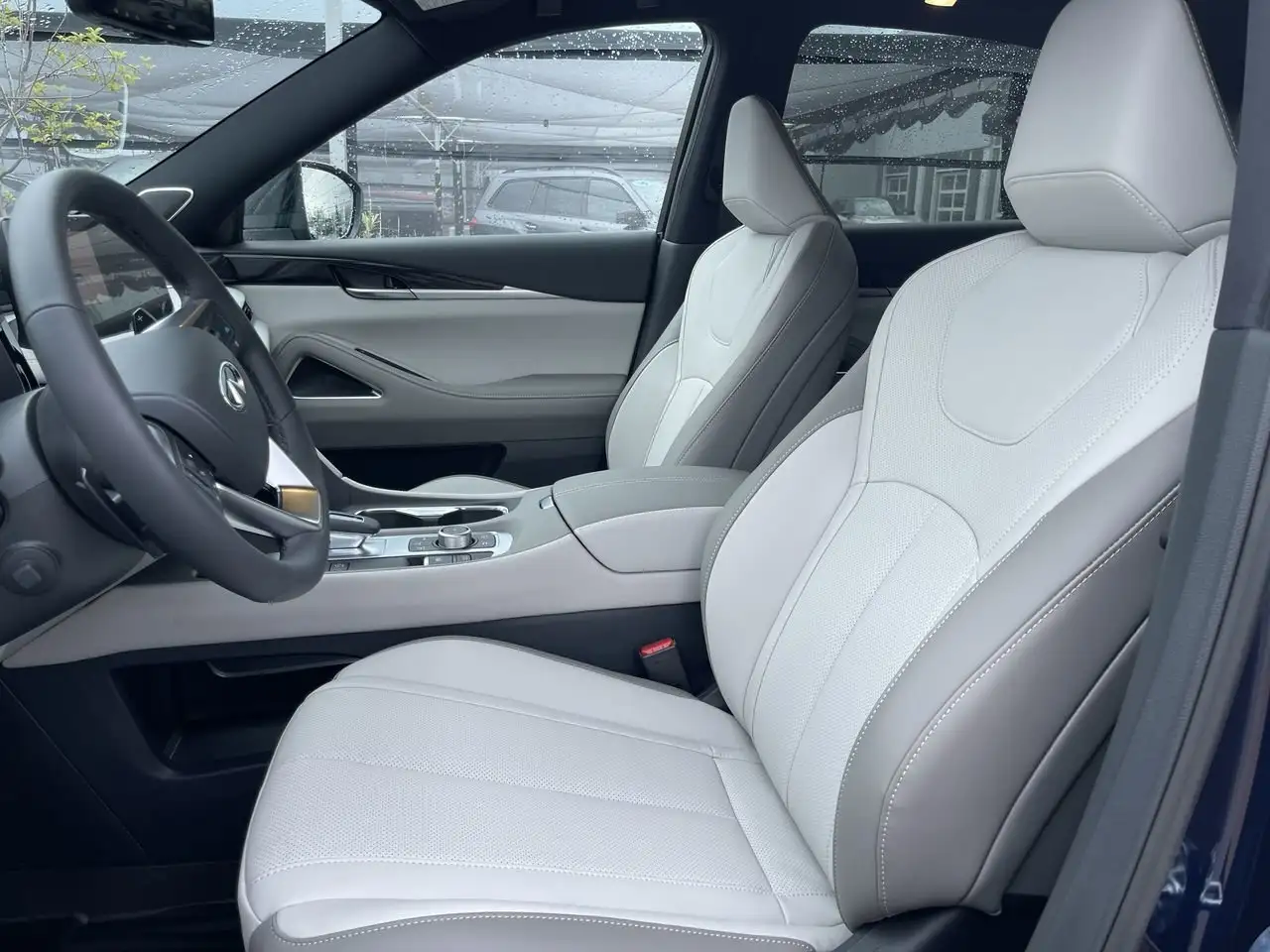 Infiniti снимка Infiniti