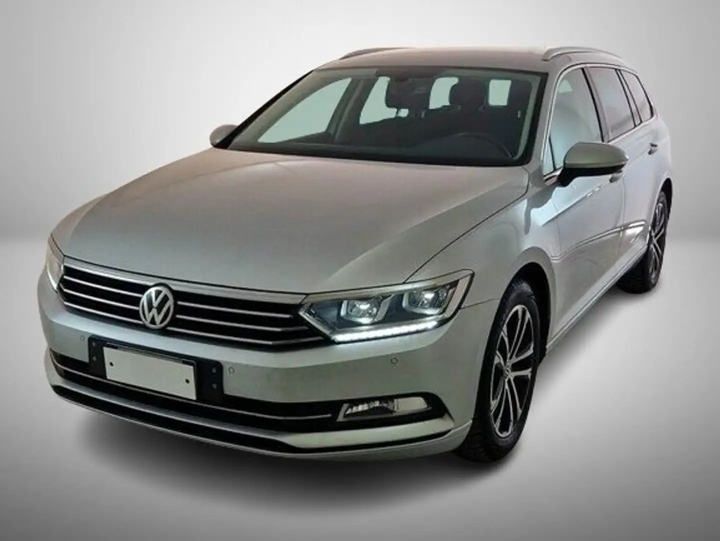 Volkswagen Passat Variant Passat Variant 2.0 tdi Business 150cv dsg 7m Plateado - 1