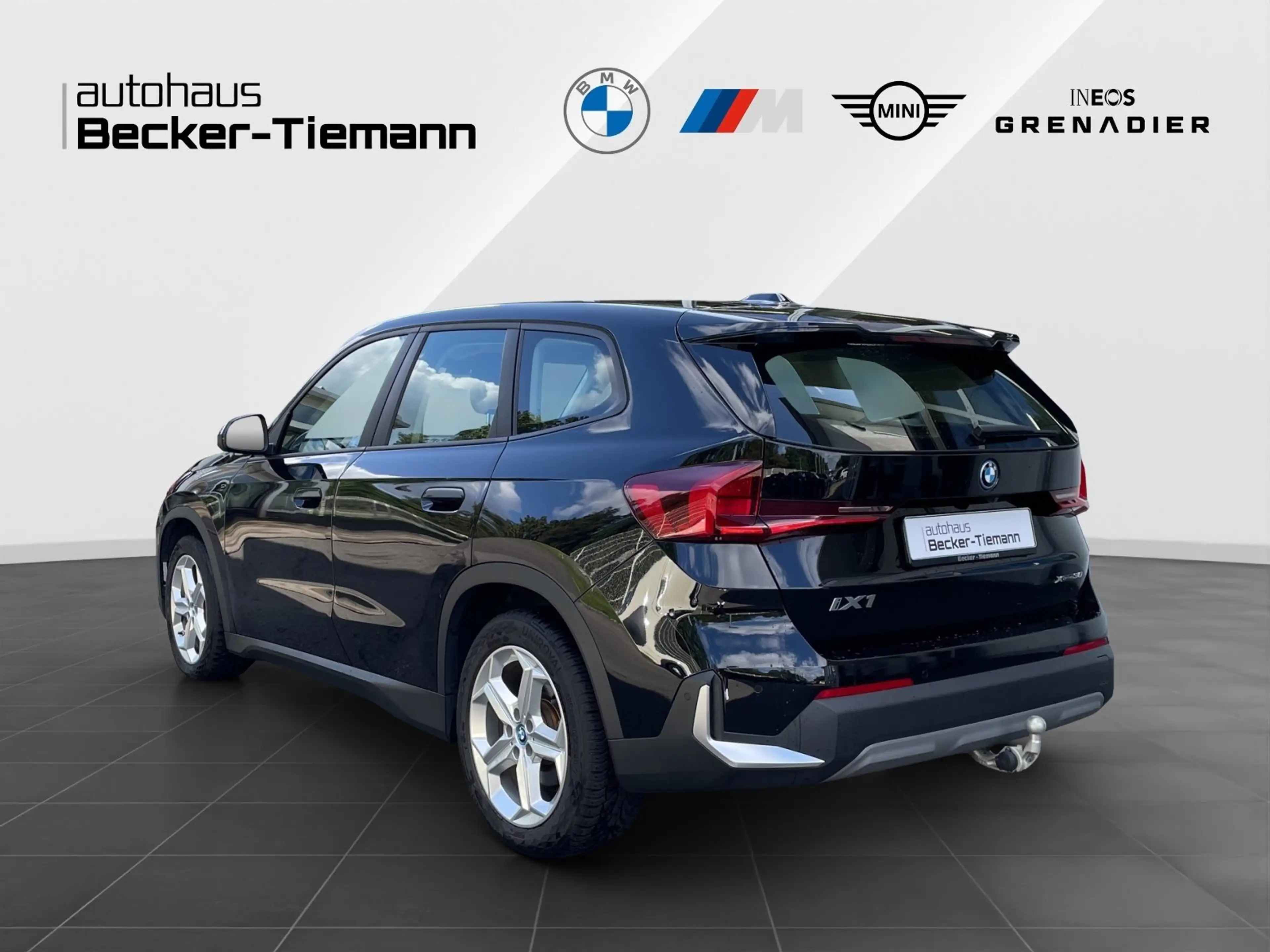 BMW iX 1 xDrive30 AHK/ Adapt. M Fahrwrk./ SHZ/ RFK/ Batte — photo 4