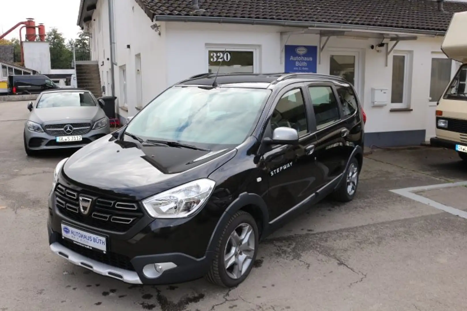 Dacia Lodgy Stepway Plus Schwarz - 1