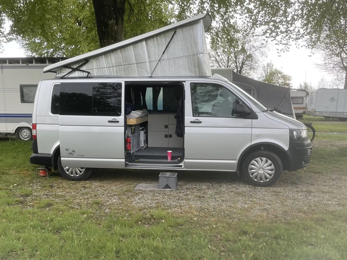 Volkswagen T5 Kombi Camper Srebrny - 1