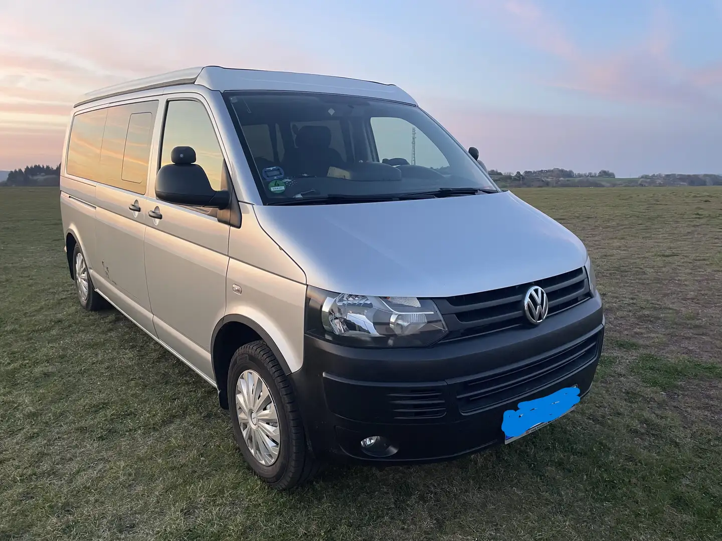 Volkswagen T5 Kombi Camper Srebrny - 2