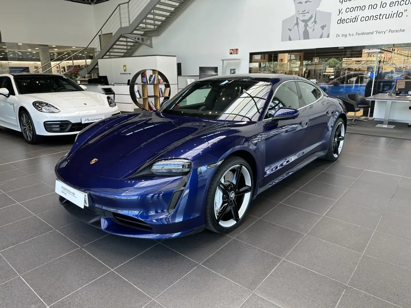 Porsche Taycan Turbo Bleu - 1
