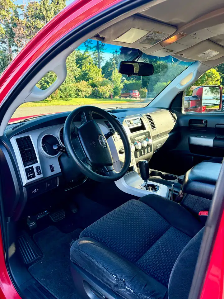 Toyota Tundra снимка Toyota Tundra