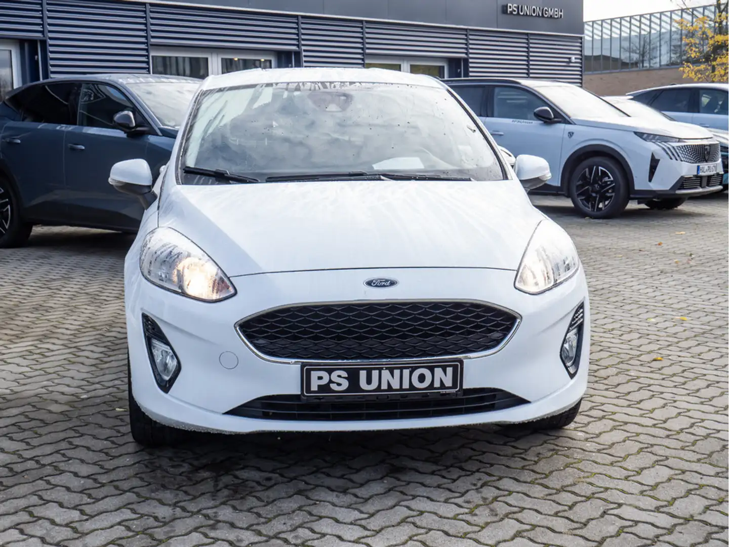 Ford Fiesta 1,1 55KW Cool&Connect 5-türig Blanc - 2