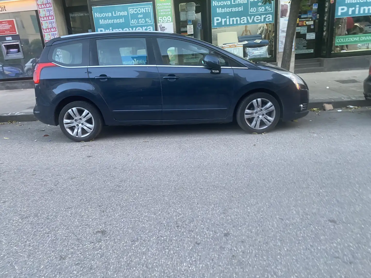 Peugeot 5008 1.6 e-hdi 8v Allure (feline) s&s 112cv robot 7post - 1
