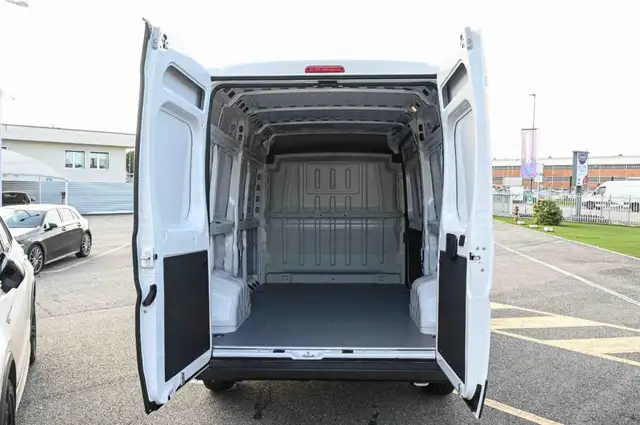 Fiat Ducato view 5
