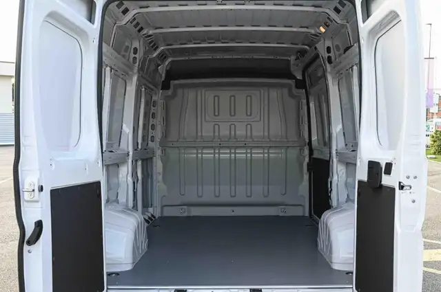 Fiat Ducato view 6