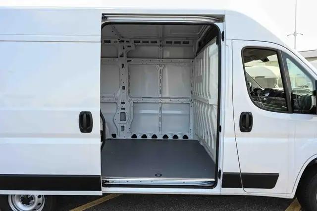 Fiat Ducato view 7