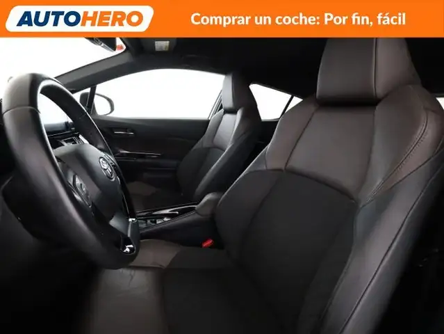 Toyota C-HR view 11