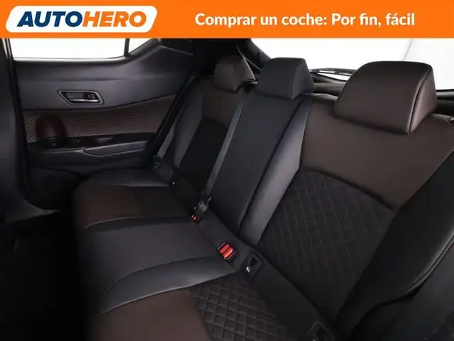 Toyota C-HR view 15