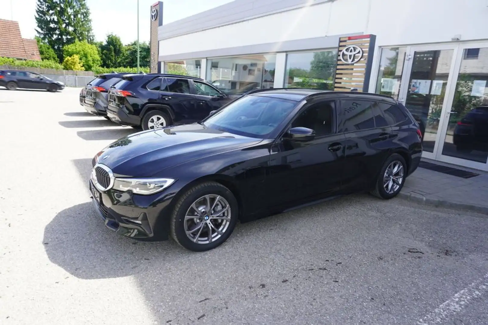BMW 330 e PHEV Touring Aut. *Sport-Line* Schwarz - 2