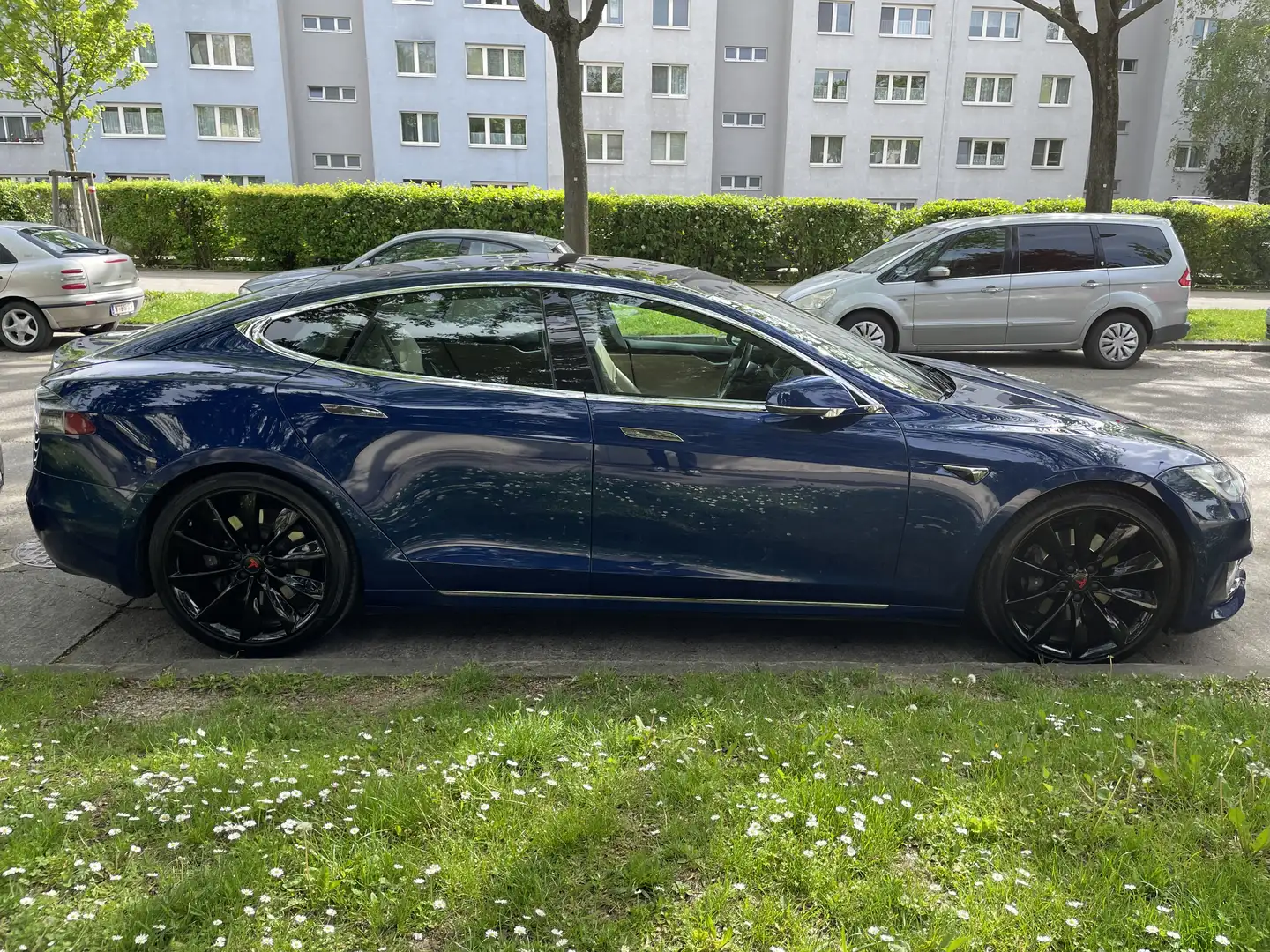 Tesla Model S 90D Free Supercharger Lebenslang - 2