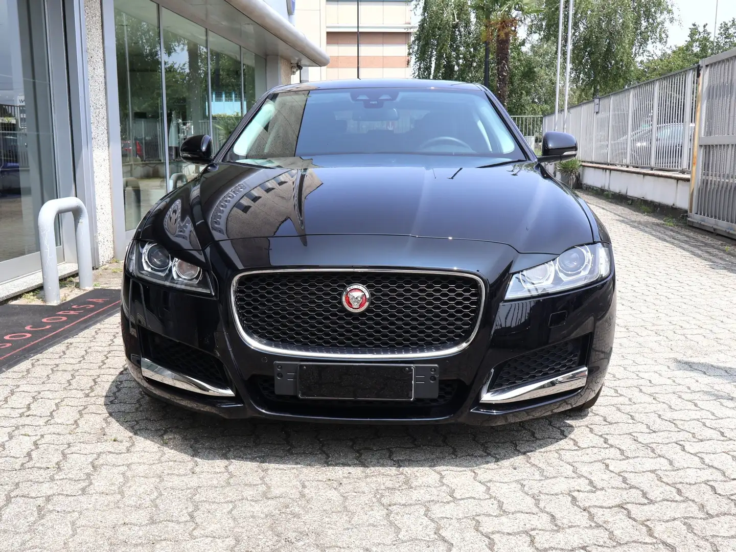 Jaguar XF 2.0 250 CV AWD aut. Prestige Nero - 2