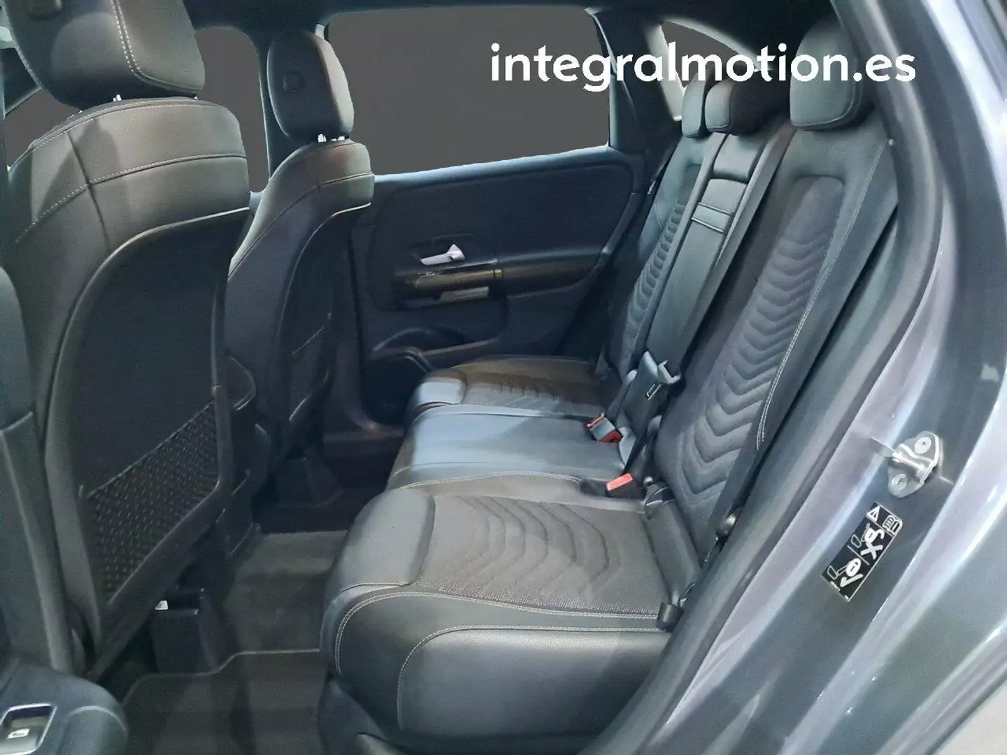 Mercedes-Benz B 180 d - 2
