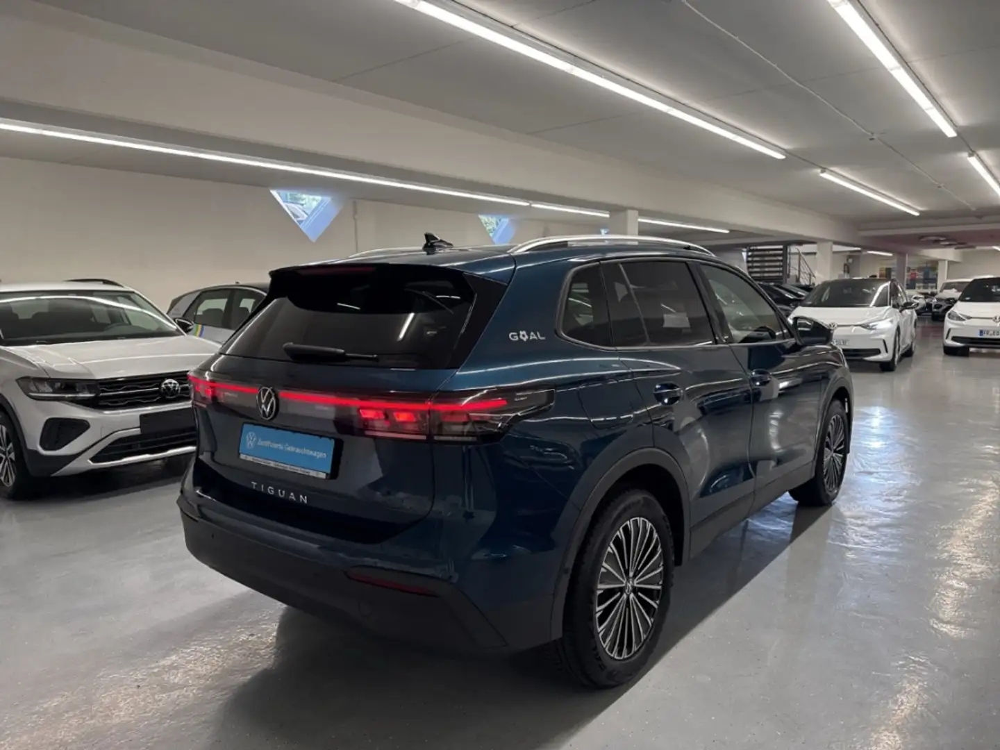 Volkswagen Tiguan Goal 2.0 TDI DSG HUD AHK Navi 360°Kamera IQ.Light Blau - 2