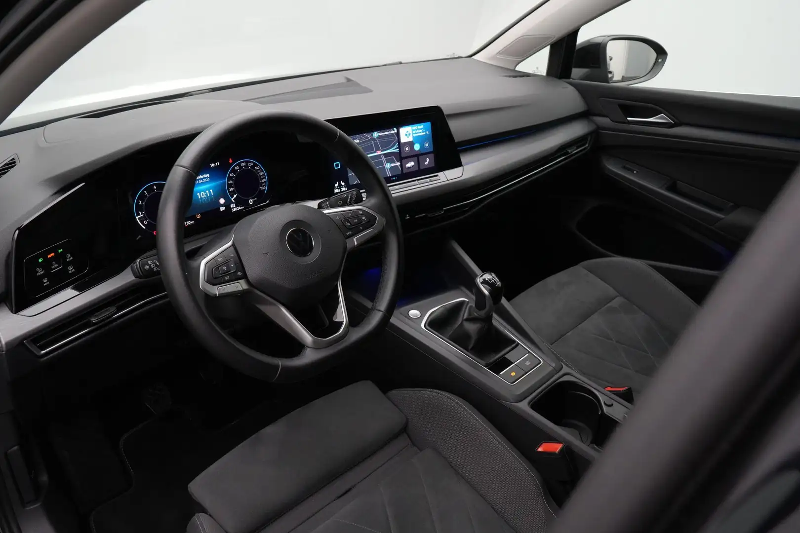 Volkswagen Golf 1.5 TSI 130 pk Style | Geheugen-/massagestoel | IQ Noir - 2