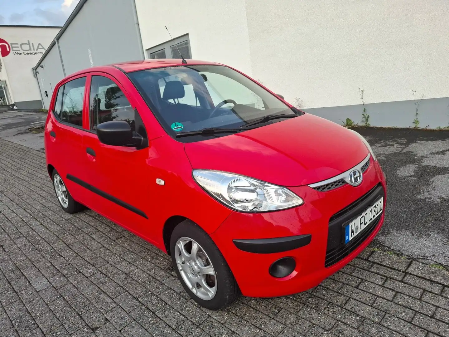 Hyundai i10 Edition+ TÜV NEU SCHECKHEFT Rot - 2