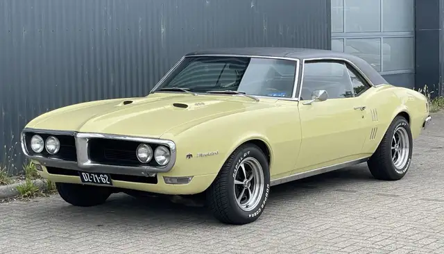Pontiac Firebird Formula 400 V8 6.6 liter Automaat