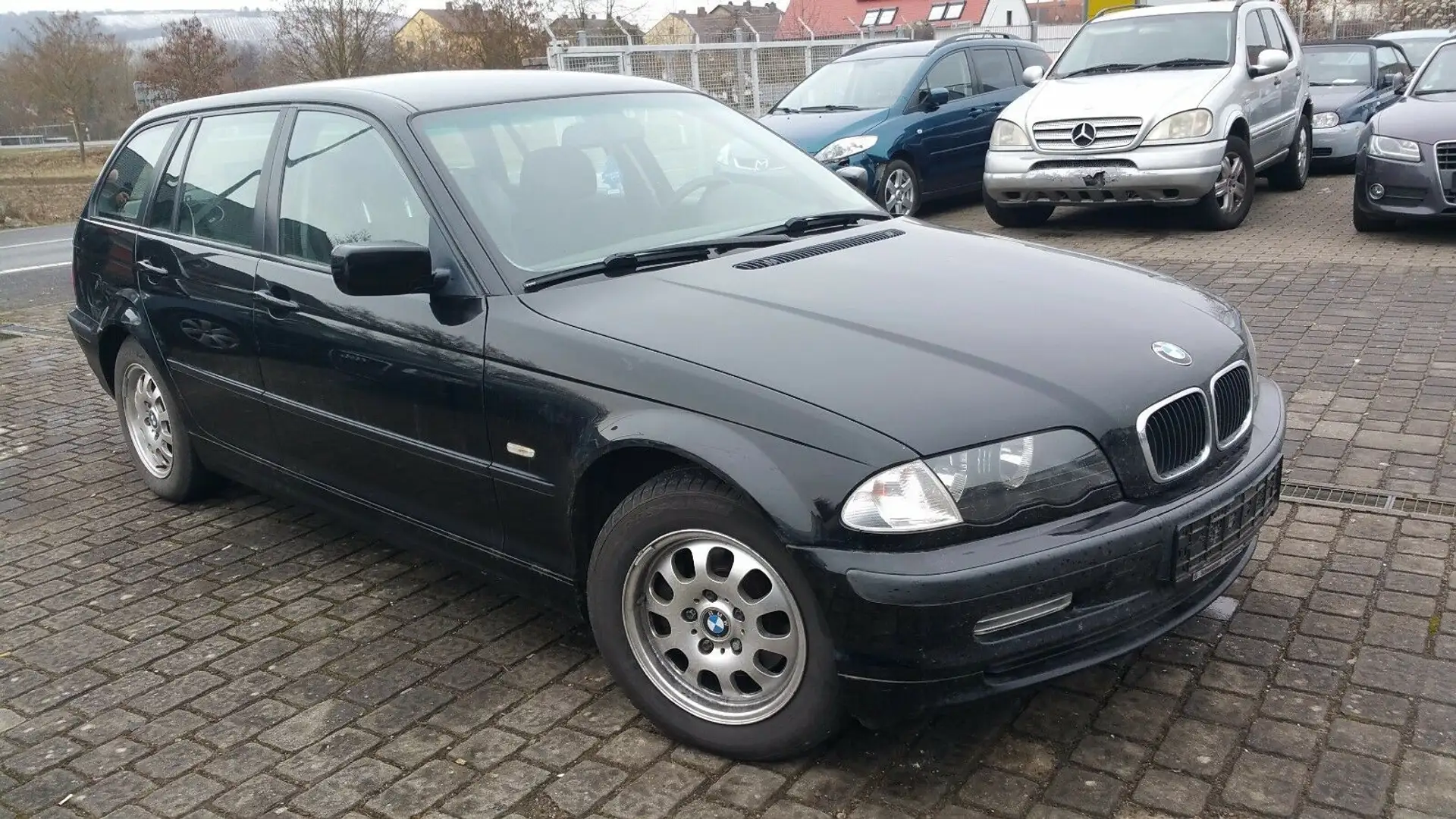 BMW 318 i touring Klimatronic Zv. El.Fh KEIN TÜV Noir - 1