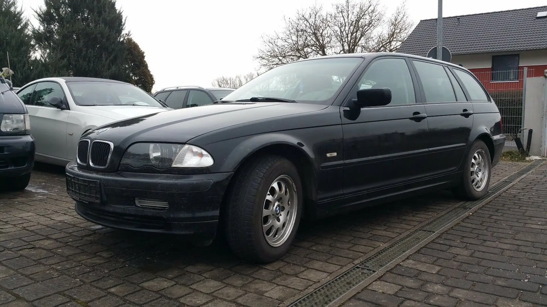 BMW 318 i touring Klimatronic Zv. El.Fh KEIN TÜV Noir - 2