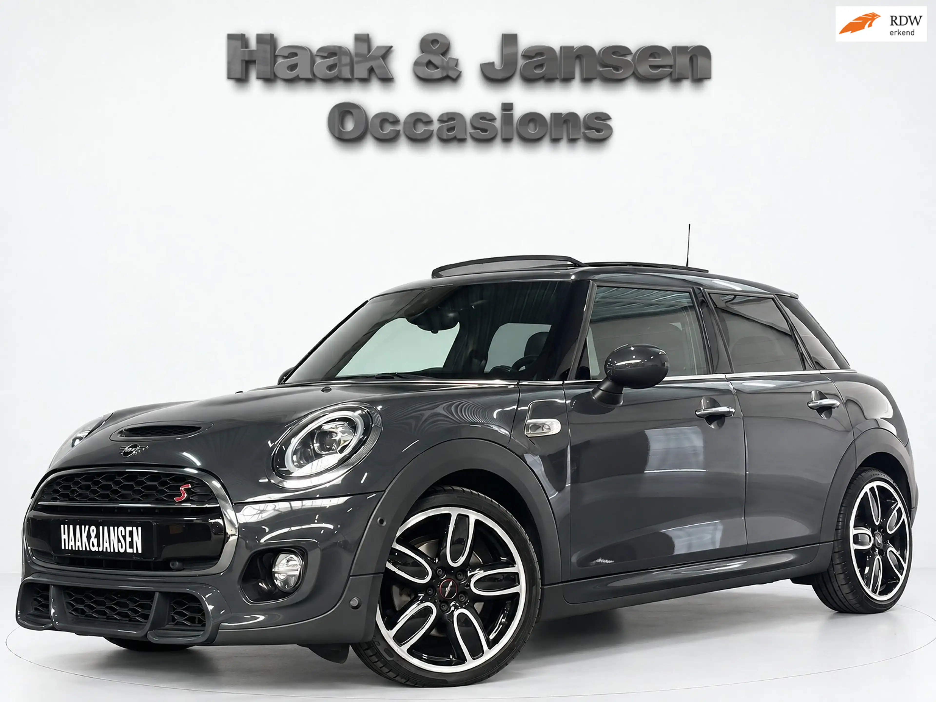 MINI John Cooper Works 5-Deurs 2.0 S JCW 192PK Automaat Pano Leder