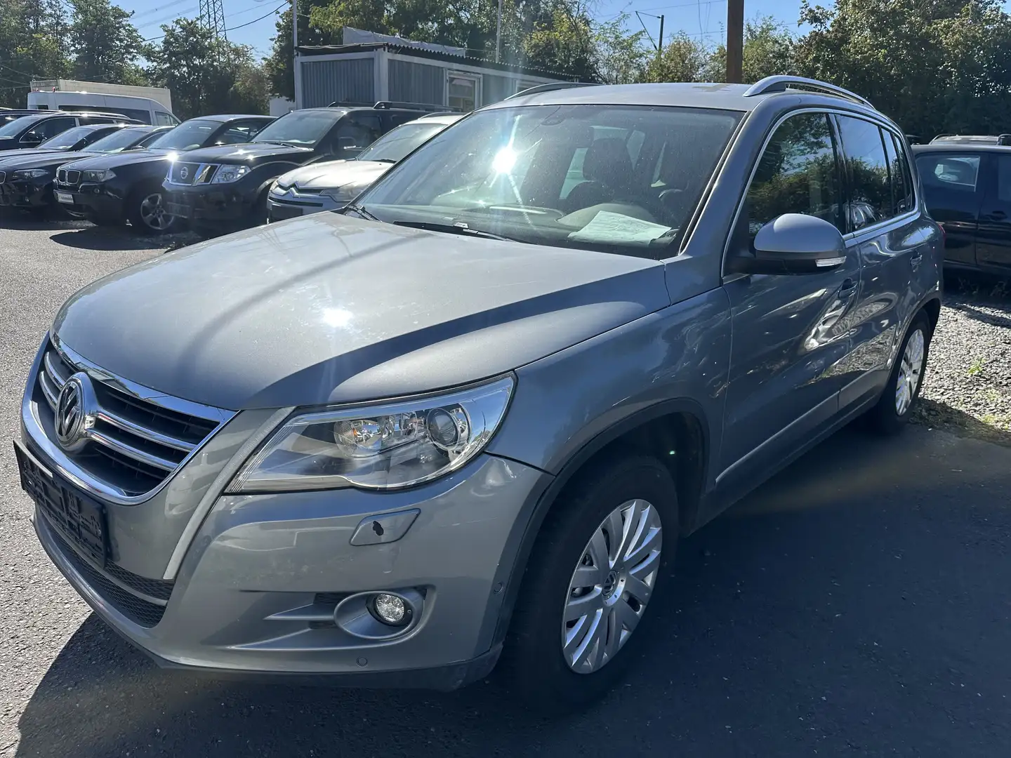 Volkswagen Tiguan 2,0 TDI 140 PS AUTOMATIK KLIMA ALU Grau - 1